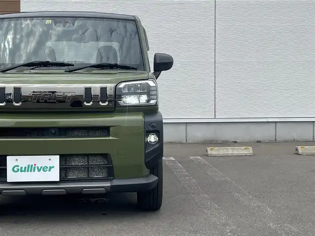 ダイハツ タフト G ダーククロムベンチャー 秋田県 2022(令4)年 4.9万km フォレストカーキメタリック ４WD/衝突軽減システム/LEDヘッドライト/社外メモリナビ（DVD/CD再生可能）/フルセグ/パノラマモニター（全方位カメラ）/ダイハツ純正15インチアルミ（夏タイヤ装着）/スマートキー/アイドリングストップ/プッシュスタート/レーンキープアシスト/コーナーセンサー/ダウンヒルアシストコントロール/オートマチックハイビーム/ステアリングスイッチ/前席シートヒーター/電動パーキングブレーキ/ブレーキホールド機能/ETC/ガラスルーフ/ルーフレール/社外フロアマット/社外ドアバイザー/オートライト/オートエアコン/パワーステアリング/パワーウィンドウ/横滑り防止/盗難防止装置/寒冷地仕様/電動格納ミラー/保証書/取扱説明書/記録簿