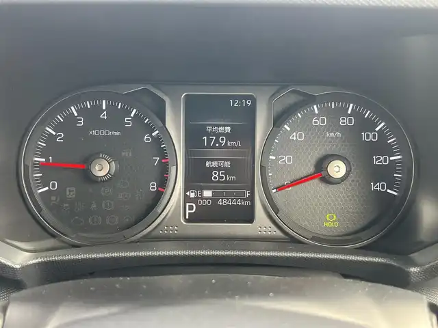 ダイハツ タフト G ダーククロムベンチャー 秋田県 2022(令4)年 4.9万km フォレストカーキメタリック ４WD/衝突軽減システム/LEDヘッドライト/社外メモリナビ（DVD/CD再生可能）/フルセグ/パノラマモニター（全方位カメラ）/ダイハツ純正15インチアルミ（夏タイヤ装着）/スマートキー/アイドリングストップ/プッシュスタート/レーンキープアシスト/コーナーセンサー/ダウンヒルアシストコントロール/オートマチックハイビーム/ステアリングスイッチ/前席シートヒーター/電動パーキングブレーキ/ブレーキホールド機能/ETC/ガラスルーフ/ルーフレール/社外フロアマット/社外ドアバイザー/オートライト/オートエアコン/パワーステアリング/パワーウィンドウ/横滑り防止/盗難防止装置/寒冷地仕様/電動格納ミラー/保証書/取扱説明書/記録簿