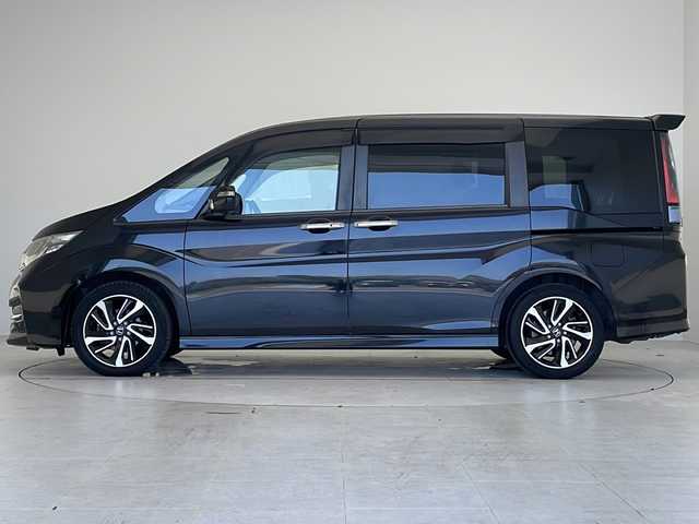 ホンダ ステップワゴン スパーダ クールスピリット 愛知県 2016(平28)年 8万km プレミアムスパークルブラックパール ホンダセンシング/衝突軽減システム/純正９型SDナビ（SDあり）/フリップダウンモニター/両側パワースライドドア/レーダークルーズコントロール/シートヒーター/フルセグ/CD/DVD/Bluetooth/バックカメラ/純正アルミホイール/LEDヘッドライト/ドライブレコーダー/ETC/ステアリングスイッチ/スマートキー/プッシュスタート