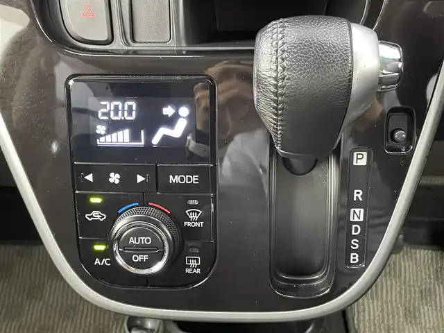 ダイハツ ムーヴ カスタム RS ハイパー SAⅢ 千葉県 2017(平29)年 3.1万km ファイアークォーツレッドM スマートアシスト3（衝突回避支援システム）/・衝突回避支援ブレーキ機能/・車線逸脱警報機能/・誤発進抑制制御機能（前方／後方）/・先行車発進お知らせ機能/・オートハイビーム/純正7インチメモリーナビ/・全方位カメラ/・Bluetooth接続/・CD/DVD再生/スマートキー/LEDヘッドライト/ハーフレザーシート/ターボ車