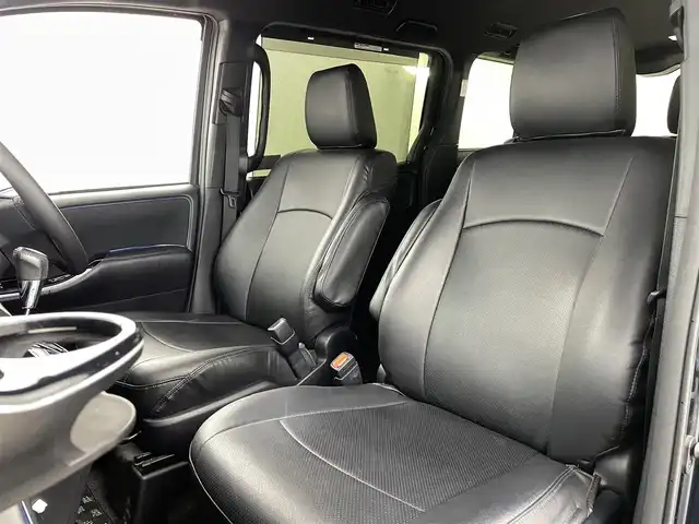 トヨタ ヴォクシー ZS 煌 福島県 2018(平30)年 9.3万km ブラッキッシュアゲハガラスフレーク トヨタセーフティセンス/・衝突被害軽減ブレーキ/・車線逸脱警報装置/・先行車発進お知らせ/・レーダークルーズコントロール/・オートマチックハイビーム/社外11インチナビ/・型番：EX11Z/・フルセグTV/BT/SD/USB/HDMI/CD/DVD/FM/AM/・前方ドライブレコーダー/・ETC/・バックカメラ/社外フリップダウン/両側パワースライドドア/アイドリングストップ/3列目シート/革張ステアリング/・ステアリングリモコン/レザーシート/プッシュスタート/・スマートキー/MTモード付AT/電動格納ミラー/・ウィンカーミラー/・オートミラー/LEDヘッドライト/・フォグランプ/・オートライト/純正マット/社外18インチアルミ/TRDエアロ（前）