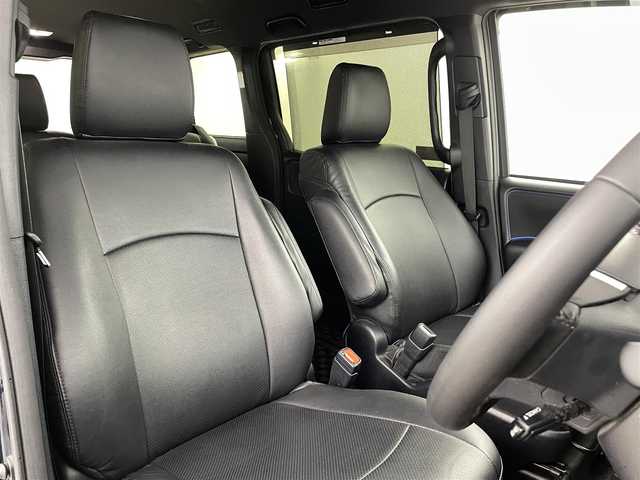 トヨタ ヴォクシー ZS 煌 千葉県 2018(平30)年 9.3万km ブラッキッシュアゲハガラスフレーク トヨタセーフティセンス/・衝突被害軽減ブレーキ/・車線逸脱警報装置/・先行車発進お知らせ/・レーダークルーズコントロール/・オートマチックハイビーム/社外11インチナビ/・型番：EX11Z/・フルセグTV/BT/SD/USB/HDMI/CD/DVD/FM/AM/・前方ドライブレコーダー/・ETC/・バックカメラ/社外フリップダウン/両側パワースライドドア/アイドリングストップ/3列目シート/革張ステアリング/・ステアリングリモコン/レザーシート/プッシュスタート/・スマートキー/MTモード付AT/電動格納ミラー/・ウィンカーミラー/・オートミラー/LEDヘッドライト/・フォグランプ/・オートライト/純正マット/社外18インチアルミ/TRDエアロ（前）