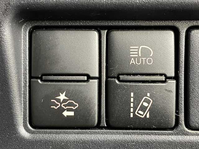 トヨタ ヴォクシー ZS 煌 千葉県 2018(平30)年 9.3万km ブラッキッシュアゲハガラスフレーク トヨタセーフティセンス/・衝突被害軽減ブレーキ/・車線逸脱警報装置/・先行車発進お知らせ/・レーダークルーズコントロール/・オートマチックハイビーム/社外11インチナビ/・型番：EX11Z/・フルセグTV/BT/SD/USB/HDMI/CD/DVD/FM/AM/・前方ドライブレコーダー/・ETC/・バックカメラ/社外フリップダウン/両側パワースライドドア/アイドリングストップ/3列目シート/革張ステアリング/・ステアリングリモコン/レザーシート/プッシュスタート/・スマートキー/MTモード付AT/電動格納ミラー/・ウィンカーミラー/・オートミラー/LEDヘッドライト/・フォグランプ/・オートライト/純正マット/社外18インチアルミ/TRDエアロ（前）