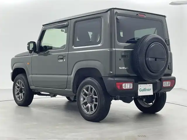 スズキ ジムニー XC 福井県 2023(令5)年 3万km ジャングルグリーン 社外９インチナビ【MDV-M909HDF】/CD/DVD/フルセグTV/Bluetooth/SD/AM/FM/バックカメラ /ETC（ナビ連動あり）/ドライブレコーダー（ナビ連動あり）/スズキセーフティーサポート/・デュアルセンサーブレーキサポート/・誤発進抑制機能/・車線逸脱警報機能/・ハイビームアシスト/・ふらつき警報機能/・先行車発信お知らせ機能/・標識認識機能/プッシュスタート /スペアキー/電動格納ウィンカーミラー/ステアリングリモコン/フォグランプ/背面タイヤ/純正フロアマット