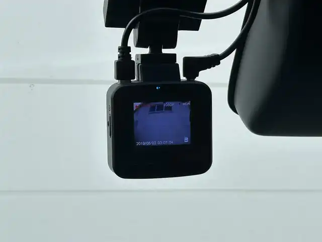 トヨタ ハイラックス Z 茨城県 2018(平30)年 3.5万km アティチュードブラックマイカ 安全機能装置/・衝突軽減システム/・レーンキープアシスト/・横滑り防止装置/ダウンヒルアシスト/センターデフロック/社外メモリナビ（型番：MDV-M705W）/　（AM/FM/BT）/バックカメラ/フルセグテレビ/ETC/クルーズコントロール/前後ドライブレコーダー/プッシュスタート/純正ドアバイザー/フロアマット