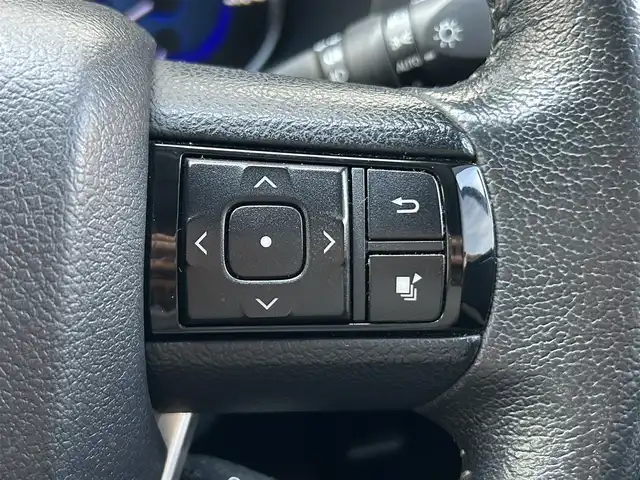 トヨタ ハイラックス Z 茨城県 2018(平30)年 3.5万km アティチュードブラックマイカ 安全機能装置/・衝突軽減システム/・レーンキープアシスト/・横滑り防止装置/ダウンヒルアシスト/センターデフロック/社外メモリナビ（型番：MDV-M705W）/　（AM/FM/BT）/バックカメラ/フルセグテレビ/ETC/クルーズコントロール/前後ドライブレコーダー/プッシュスタート/純正ドアバイザー/フロアマット