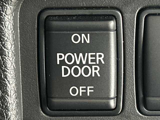 日産 エクストレイル 20Xi 神奈川県 2018(平30)年 6.5万km ダイヤモンドブラック 純正7型SDナビゲーション【MM317D-W】/フルセグ　CD DVD　iPod　AM　FM　Bluetooth　USB AUX　/アラウンドビューモニター/インテリジェントルームミラー/パワーバックドア/シルバールーフレール/プロパイロット/レーダークルーズコントロール/エマージェンシープレーキ/車線逸脱警報/ブラインドスポットモニター/クロストラヒックアラート/アイドリングストップ/前後ソナー/カブロン合皮シート/革巻きステアリング/ステアリングスイッチ/ECO/社外前後ドライブレコーダー/純正ビルトインETC/電動パーキングブレーキ/オートブレーキホールド/プッシュスタート/インテリジェントキー/純正リアスポイラー/LEDヘッドランプ/オートライト/LEDフロントフォグランプ/純正18インチアルミホイール/スペアキー