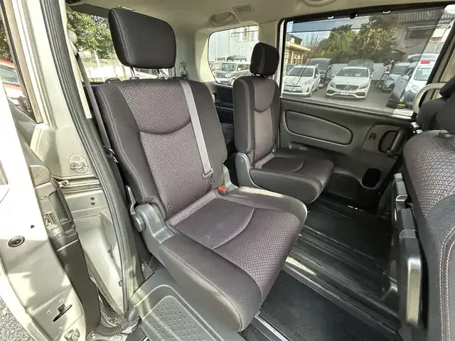 日産 セレナ ハイウェイスター Sハイブリッド 東京都 2013(平25)年 6万km ブリリアントシルバー ワンオーナー/純正ナビ（MM312D-W）/バックカメラ/パワースライドドア/リアオートエアコン/オートライト/取扱説明書/保証書