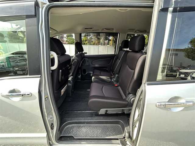 日産 セレナ ハイウェイスター Sハイブリッド 東京都 2013(平25)年 6万km ブリリアントシルバー ワンオーナー/純正ナビ（MM312D-W）/バックカメラ/パワースライドドア/リアオートエアコン/オートライト/取扱説明書/保証書