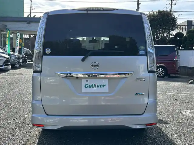 日産 セレナ ハイウェイスター Sハイブリッド 東京都 2013(平25)年 6万km ブリリアントシルバー ワンオーナー/純正ナビ（MM312D-W）/バックカメラ/パワースライドドア/リアオートエアコン/オートライト/取扱説明書/保証書