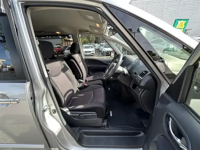 日産 セレナ ハイウェイスター Sハイブリッド 東京都 2013(平25)年 6万km ブリリアントシルバー ワンオーナー/純正ナビ（MM312D-W）/バックカメラ/パワースライドドア/リアオートエアコン/オートライト/取扱説明書/保証書