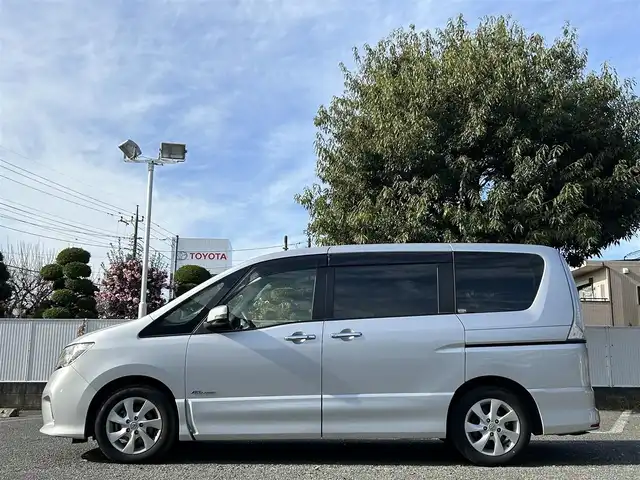 日産 セレナ ハイウェイスター Sハイブリッド 東京都 2013(平25)年 6万km ブリリアントシルバー ワンオーナー/純正ナビ（MM312D-W）/バックカメラ/パワースライドドア/リアオートエアコン/オートライト/取扱説明書/保証書