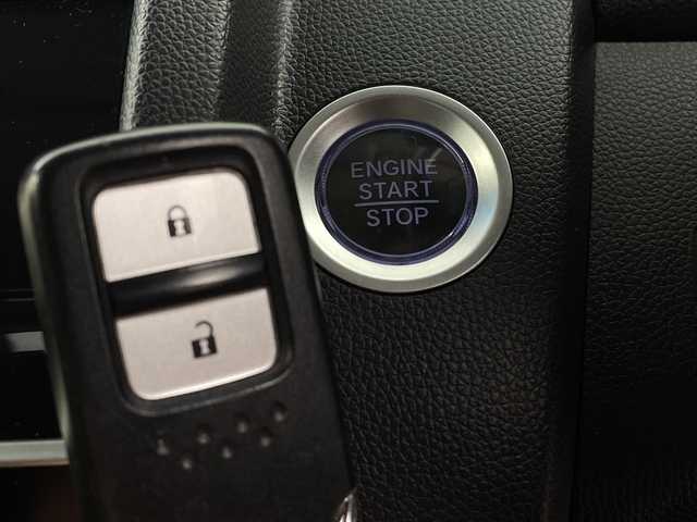 ホンダ フィット 13G L ホンダセンシング 新潟県 2017(平29)年 10万km プレミアムアガットブラウンP 4WD/メモリナビ　型式VXM-184VFi/CD/BT/DVD/バックカメラ/フルセグ/クルコン/ホンダセンシング/フォグ/夏タイヤAWセット