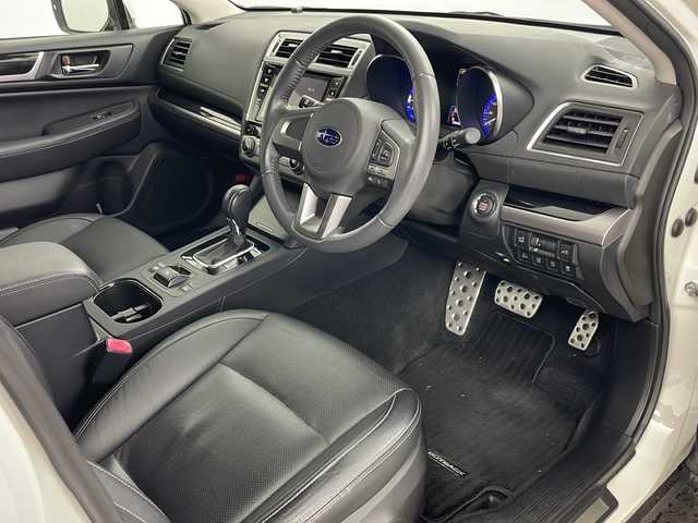 スバル アウトバック リミテッド 道央・札幌 2015(平27)年 6.7万km クリスタルホワイトP ・4WD/・純正8インチナビ&TV&CD&DVD&SD/・パワーバックドア/・アイサイト/・レーダークルーズコントロール/・アイドリングストップ/・パドルシフト/・全席シートヒーター/・前席パワーシート/・メモリ付シート/・レザーシート/・ビルトインETC/・純正フロアマット/・ルーフレール/・LEDヘッドライト/・オートライト/・スマートキー/・スペアキー