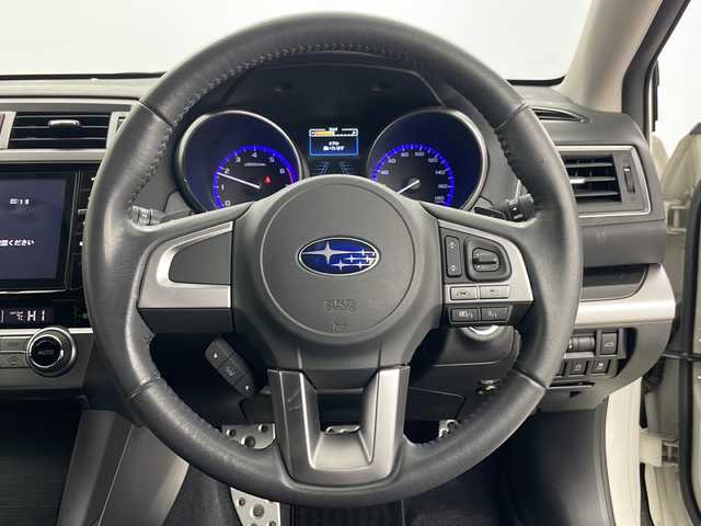 スバル アウトバック リミテッド 道央・札幌 2015(平27)年 6.7万km クリスタルホワイトP ・4WD/・純正8インチナビ&TV&CD&DVD&SD/・パワーバックドア/・アイサイト/・レーダークルーズコントロール/・アイドリングストップ/・パドルシフト/・全席シートヒーター/・前席パワーシート/・メモリ付シート/・レザーシート/・ビルトインETC/・純正フロアマット/・ルーフレール/・LEDヘッドライト/・オートライト/・スマートキー/・スペアキー