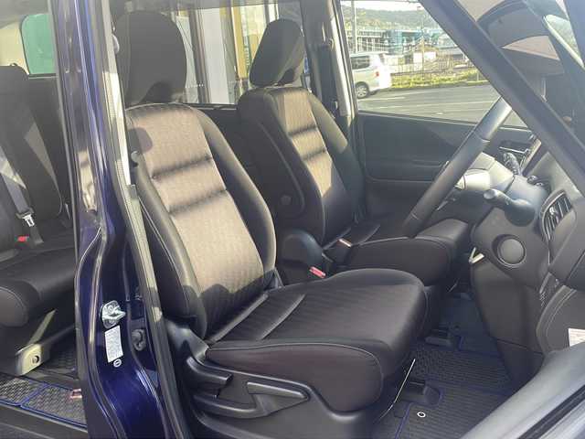 日産 セレナ ハイウェイスター プロパイロットED 京都府 2016(平28)年 6.7万km アズライトブルー 純正９インチナビ　フルセグ　ＤＶＤ再生　Ｂｌｕｅｔｏｏｔｈオーディオ　ＵＳＢ接続　後席フリップダウンモニター　バックカメラ　プロパイロット　エマージェンシーブレーキ　両側パワースライド　ＬＥＤライト