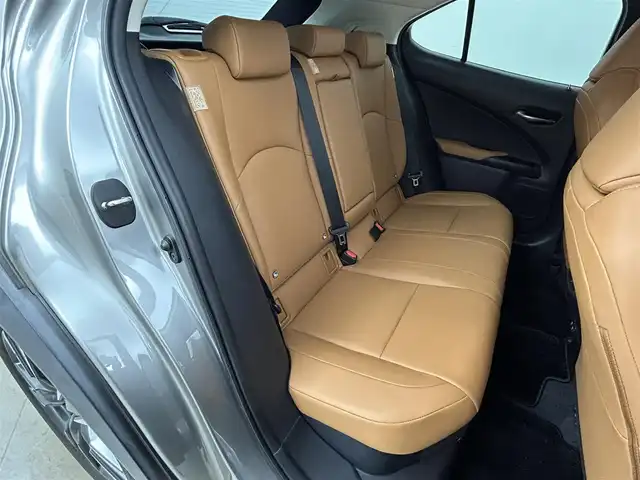 レクサス ＵＸ 250h ブラウンエディション 岡山県 2020(令2)年 3.1万km ソニックチタニウム メーカーナビ/・FM/AM/Bluetooth/フルセグ/CD/DVD/全方位カメラ/ブラウンシート/・パワーシート/・シートヒーター/・シートメモリー/ステアリングヒーター/パワーバックドア/ETC2.0/ドライブレコーダー/Lexus Safety System+/・プリクラッシュセーフティ/・レーントレーシングアシスト/・オートマチックハイビーム/・レーダークルーズコントロール/・コーナーセンサー/BSM/純正18インチアルミ/純正フロアマット/オートブレーキホールド/新車保証書/取扱説明書/スペアキー×１/カードキー×１