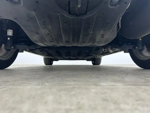 ホンダ ヴェゼル ハイブリッド Z ホンダセンシング 千葉県 2017(平29)年 3.5万km ホワイトオーキッドパール 禁煙/純正ナビ VXM-174CSi/Bluetooth/TV/CD/SD/USB/バックモニター/本革シート/パワーシート/D席シートメモリ/D/N席シートヒーター/チップアップシート/フルフラットシート/ルーフレール/純正スポーツタイプアルミホイール/LEDプロジェクターヘッドライト/LEDフォグランプ/ETC/スペアキー1本/ホンダセンシング/衝突軽減ブレーキ/歩行者事故低減ステアリング/アダプティブクルーズコントロール/車線維持支援システム/路外逸脱抑制機能/誤発進抑制機能/先行車発進お知らせ機能/標識認識機能