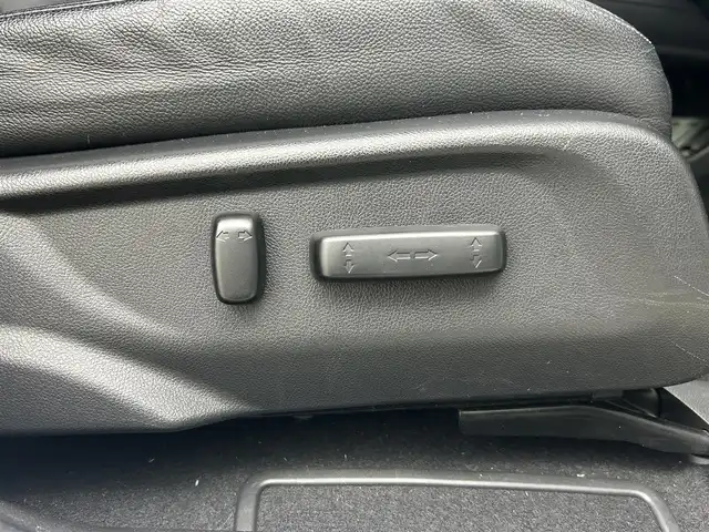 ホンダ ヴェゼル ハイブリッド Z ホンダセンシング 千葉県 2017(平29)年 3.5万km ホワイトオーキッドパール 禁煙/純正ナビ VXM-174CSi/Bluetooth/TV/CD/SD/USB/バックモニター/本革シート/パワーシート/D席シートメモリ/D/N席シートヒーター/チップアップシート/フルフラットシート/ルーフレール/純正スポーツタイプアルミホイール/LEDプロジェクターヘッドライト/LEDフォグランプ/ETC/スペアキー1本/ホンダセンシング/衝突軽減ブレーキ/歩行者事故低減ステアリング/アダプティブクルーズコントロール/車線維持支援システム/路外逸脱抑制機能/誤発進抑制機能/先行車発進お知らせ機能/標識認識機能