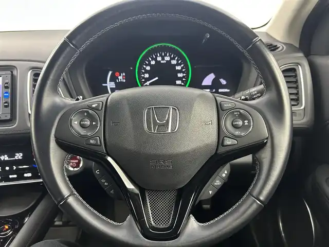 ホンダ ヴェゼル ハイブリッド Z ホンダセンシング 千葉県 2017(平29)年 3.5万km ホワイトオーキッドパール 禁煙/純正ナビ VXM-174CSi/Bluetooth/TV/CD/SD/USB/バックモニター/本革シート/パワーシート/D席シートメモリ/D/N席シートヒーター/チップアップシート/フルフラットシート/ルーフレール/純正スポーツタイプアルミホイール/LEDプロジェクターヘッドライト/LEDフォグランプ/ETC/スペアキー1本/ホンダセンシング/衝突軽減ブレーキ/歩行者事故低減ステアリング/アダプティブクルーズコントロール/車線維持支援システム/路外逸脱抑制機能/誤発進抑制機能/先行車発進お知らせ機能/標識認識機能