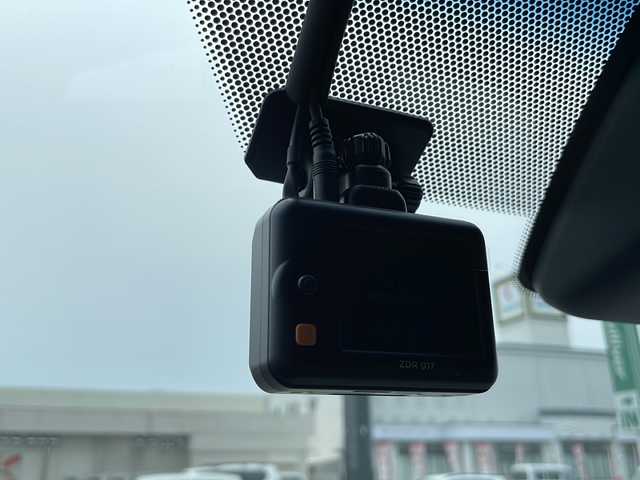 トヨタ アルファードハイブリット X 青森県 2020(令2)年 3.8万km ホワイトパールクリスタルシャイン 4WD/純正DAナビ・フルセグTV/純正フリップダウンモニター/CD・DVD・Bluetooth/バックカメラ/ツインムーンルーフ/両側パワースライドドア/前後ドライブレコーダー/セーフティセンス/プリクラッシュセーフティ/レーダークルーズコントロール/レーントレーシングアシスト/オートマチックハイビーム/インテリジェントクリアランスソナー/ビルトインETC2.0/LEDヘッドライト/LEDフォグランプ/純正16インチアルミ