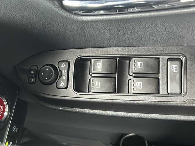 ダイハツ タント カスタム RS 愛知県 2024(令6)年 1.2万km ブラックマイカメタリック/シャイニングホワイトパール /禁煙車/ワンオーナー//ディーラー10インチSDナビ//純正12.8インチフリップダウンモニター//フルセグTV/Bluetooth//CD・DVD/HDMI・USB//ビルトインETC2.0//前方ドライブレコーダー/（DRN-H72N）//純正オプションALPINE/プレミアムサウンドシステム//スマートアシスト//衝突軽減ブレーキ//車線逸脱抑制・警報機能//誤発進抑制機能//コーナーセンサー//アダプティブクルーズコントロール//両側パワースライドドア//D/N席シートヒーター//電動パーキング//ブレーキホールド//電格ミラーウィンカー//プッシュスタート//ISOFIX//純正ドアバイザー//フロアマット//スマートキー×2//取扱説明書//新車保証書