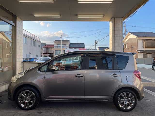 トヨタ ラクティス G Lパッケージ 愛知県 2008(平20)年 7.5万km グレーメタリック /当店買取/禁煙/タイヤ製造年2024年//社外ナビCN-DS700TD//地デジ/HDD/CD/DVD/SD//SRSカーテンエアバック//電動格納ミラー/Aライト//ETC//革巻きステア//保証書/取説/スマートドアロックキー/プッシュスタート