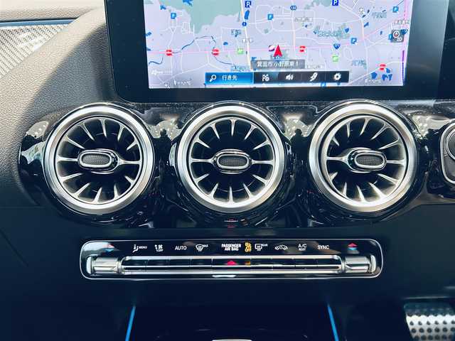 メルセデス・ベンツ ＧＬＡ２００ｄ 4マチック AMGライン 大阪府 2021(令3)年 1.2万km コスモスブラック レーダーセーフティ/ハーフレザー/メモリ付きパワーシート/シートヒーター/ACC/純正ナビ/TV/３６０度カメラ/純正19インチＡＷ/ＬＥＤヘッドライト/アンビエントライト/電動リアゲート/ブラインドスポット/ワイヤレス充電