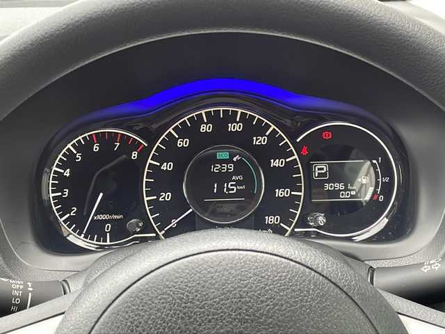 日産 ノート X DIG－S 福岡県 2012(平24)年 3.1万km ブリリアントシルバー スマートキー/エンジンプッシュスタート/スペアキー/電動格納ミラー/Wエアバック/純正フロアマット