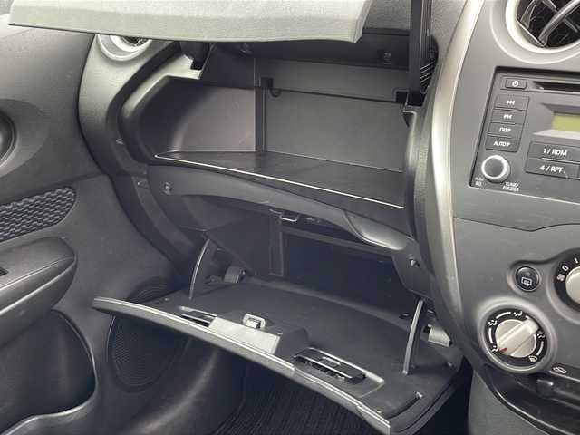 日産 ノート X DIG－S 福岡県 2012(平24)年 3.1万km ブリリアントシルバー スマートキー/エンジンプッシュスタート/スペアキー/電動格納ミラー/Wエアバック/純正フロアマット