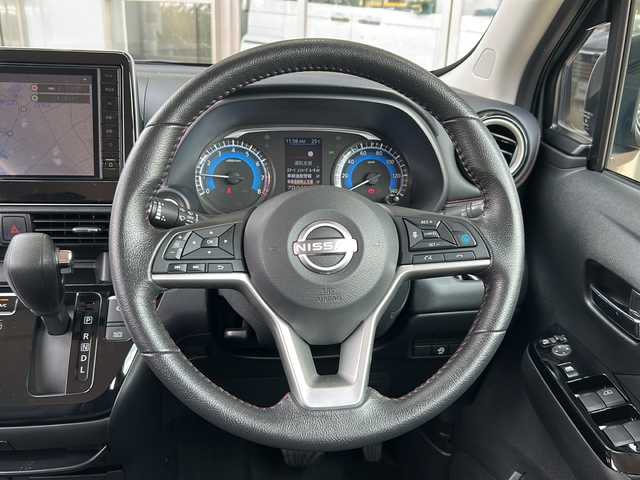 日産 デイズ HWS G ターボ プロパイロットED 静岡県 2023(令5)年 0.7万km ＬグリーンＭ 純正メモリナビ/・フルセグＴＶ/・Bluetooth/・HDMI/・AM/・FM/主要装備/・プロパイロット/・衝突軽減/・レーンキープ/・追従クルコン/・BSM/・コーナーセンサー前後/・全方位カメラ/・ドラレコ前/・ステアリングリモコン/・電動パーキングブレーキ/・オートホールド/・LEDヘッドライト/・オートハイビーム/・フォグランプ/・スマートキー/・プッシュスタート