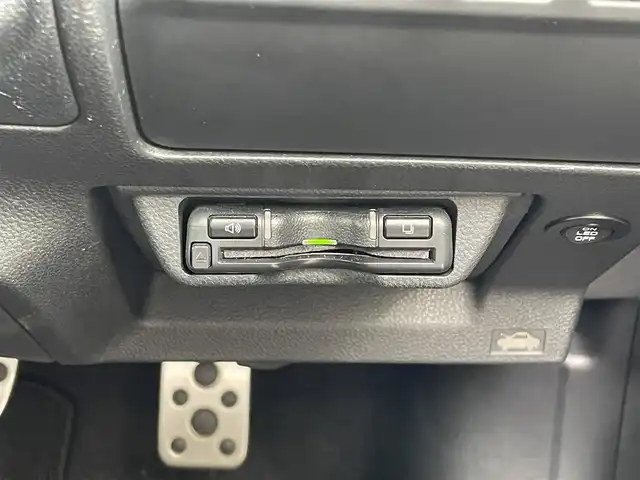 スバル レヴォーグ 1．8STIスポーツ EX 青森県 2020(令2)年 7万km クリスタルホワイトP ワンオーナー/4WD/ターボ/Apple Car Play/Android Auto/純正メモリナビ/ (フルセグTV/Bluetooth/DVD/USB)/バックカメラ/サイドカメラ/ETC/レザーシート/前席パワーシート【D席メモリ機能】/全席シートヒーター/パワーバックドア/アイサイトX/・全車速追従機能付クルーズコントロール/・プリクラッシュブレーキ/・アイサイトツーリングアシスト/・アクティブレーンキープ/・AT誤発進抑制制御/・AT誤後進抑制制御/・後退時ブレーキアシスト/・車線逸脱警報/・ふらつき警報/・先行車発進お知らせ/・スバルリヤビークルディテクション/・エマージェンシーレーンキープアシスト/・ドライバーモニタリングシステム/・アレイ式アダプティブドライビングビーム/横滑り防止装置/スマートキー/純正18インチアルミホイール/純正LEDヘッドライト/パドルシフト/スペアキー1本/保証書/取扱説明書