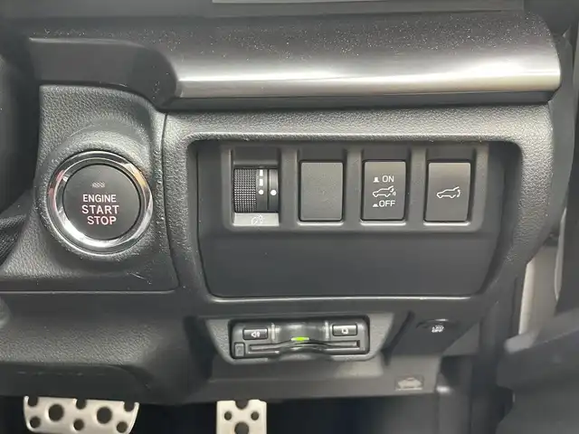 スバル レヴォーグ 1．8STIスポーツ EX 青森県 2020(令2)年 7万km クリスタルホワイトP ワンオーナー/4WD/ターボ/Apple Car Play/Android Auto/純正メモリナビ/ (フルセグTV/Bluetooth/DVD/USB)/バックカメラ/サイドカメラ/ETC/レザーシート/前席パワーシート【D席メモリ機能】/全席シートヒーター/パワーバックドア/アイサイトX/・全車速追従機能付クルーズコントロール/・プリクラッシュブレーキ/・アイサイトツーリングアシスト/・アクティブレーンキープ/・AT誤発進抑制制御/・AT誤後進抑制制御/・後退時ブレーキアシスト/・車線逸脱警報/・ふらつき警報/・先行車発進お知らせ/・スバルリヤビークルディテクション/・エマージェンシーレーンキープアシスト/・ドライバーモニタリングシステム/・アレイ式アダプティブドライビングビーム/横滑り防止装置/スマートキー/純正18インチアルミホイール/純正LEDヘッドライト/パドルシフト/スペアキー1本/保証書/取扱説明書