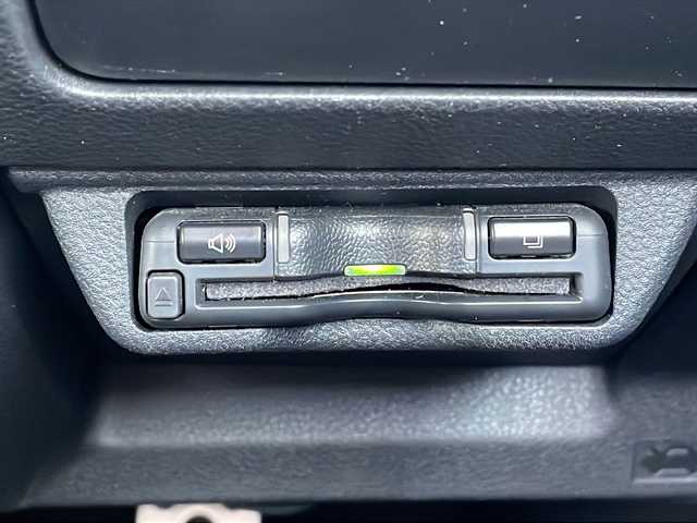 スバル レヴォーグ 1．8STIスポーツ EX 青森県 2020(令2)年 7万km クリスタルホワイトP ・4WD/・レザーシート/・ターボ/・純正メモリーナビ/・フルセグTV/BT/DVD/USB/・衝突軽減装置/・横滑り抑制装置/・レーンキープアシスト/・バック・サイドカメラ/・D＋N席シートヒーター/・D＋N席パワーシート/・パワーバックドア/・レーダークルーズコントロール/・オートライト/・オートハイビーム/・パドルシフト/・純正フロアマット/・LEDヘッドライト/・ETC/・ドライブレコーダー/・スペアキー/・純正AW18インチ/・保証書、取説