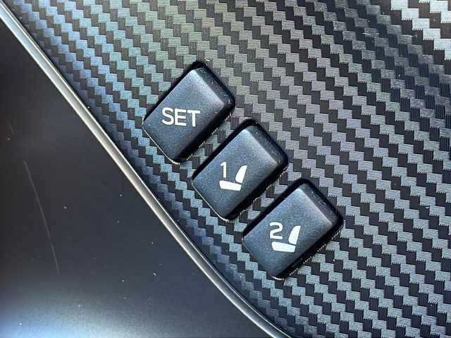 スバル レヴォーグ 1．8STIスポーツ EX 青森県 2020(令2)年 7万km クリスタルホワイトP ・4WD/・レザーシート/・ターボ/・純正メモリーナビ/・フルセグTV/BT/DVD/USB/・衝突軽減装置/・横滑り抑制装置/・レーンキープアシスト/・バック・サイドカメラ/・D＋N席シートヒーター/・D＋N席パワーシート/・パワーバックドア/・レーダークルーズコントロール/・オートライト/・オートハイビーム/・パドルシフト/・純正フロアマット/・LEDヘッドライト/・ETC/・ドライブレコーダー/・スペアキー/・純正AW18インチ/・保証書、取説