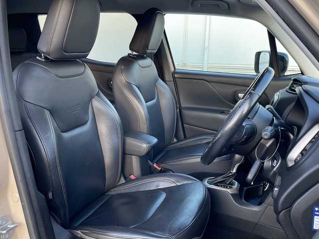 クライスラー・ジープ ジープ レネゲード リミテッド 岩手県 2017(平29)年 7.1万km ベージュ ブラインドスポットモニター　ルーフレール　バックカメラ　ディスプレイオーディオ　ＦＭ／ＡＭ　ＡＵＸ　パワーシート　シートヒーター　ステアリングヒーター　純正フロアマット　コーナーセンサー　ＨＩＤライト