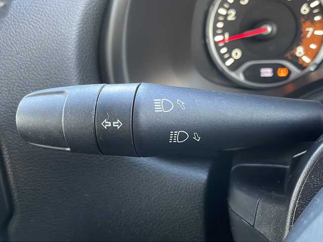 クライスラー・ジープ ジープ レネゲード リミテッド 岩手県 2017(平29)年 7.1万km ベージュ ブラインドスポットモニター　ルーフレール　バックカメラ　ディスプレイオーディオ　ＦＭ／ＡＭ　ＡＵＸ　パワーシート　シートヒーター　ステアリングヒーター　純正フロアマット　コーナーセンサー　ＨＩＤライト