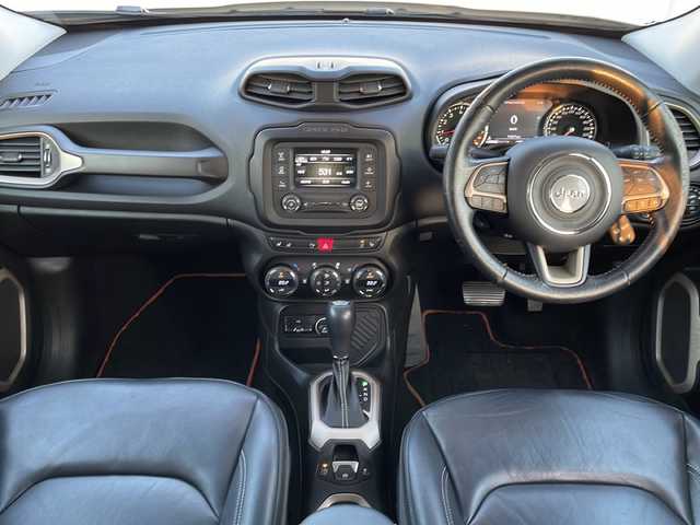 クライスラー・ジープ ジープ レネゲード リミテッド 岩手県 2017(平29)年 7.1万km ベージュ ブラインドスポットモニター　ルーフレール　バックカメラ　ディスプレイオーディオ　ＦＭ／ＡＭ　ＡＵＸ　パワーシート　シートヒーター　ステアリングヒーター　純正フロアマット　コーナーセンサー　ＨＩＤライト