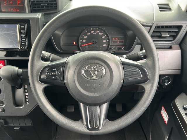 トヨタ ルーミー X S 千葉県 2018(平30)年 9.2万km ブライトシルバーM 純正SDナビ（NSCD-66）/BlueTooth接続/ワンセグテレビ/CD/SD/AUX/バックカメラ/衝突軽減ブレーキ/片側パワースライドドア/スタッドレスタイヤ（165/R65/14）/アイドリングストップ/プッシュスタート/スマートキー/ウォークスルー/ドライブレコーダー（HDR 203G）/ドアバイザー/ETC/純正フロアマット/取扱説明書/保証書