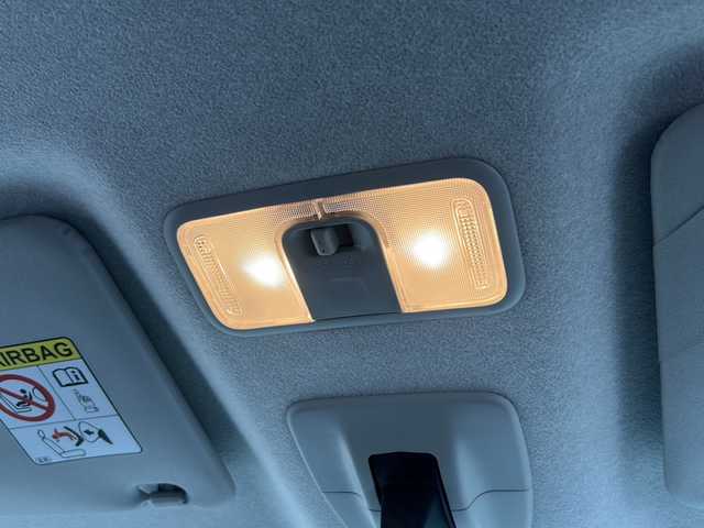 トヨタ ルーミー X S 千葉県 2018(平30)年 9.2万km ブライトシルバーM 純正SDナビ（NSCD-66）/BlueTooth接続/ワンセグテレビ/CD/SD/AUX/バックカメラ/衝突軽減ブレーキ/片側パワースライドドア/スタッドレスタイヤ（165/R65/14）/アイドリングストップ/プッシュスタート/スマートキー/ウォークスルー/ドライブレコーダー（HDR 203G）/ドアバイザー/ETC/純正フロアマット/取扱説明書/保証書