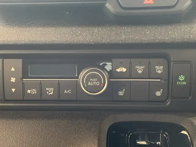 ホンダ Ｎ ＢＯＸ カスタム 埼玉県 2025(令7)年 0.1千km クリスタルブラックパール ホンダセンシング　/純正8インチメモリナビ/　　BT/フルセグ　/バックカメラ　/片側パワースライドドア /レーダークルーズコントロール/LEDオートライト /シートヒーター /純正14インチアルミホイール/電子パーキング /ステアリングスイッチ