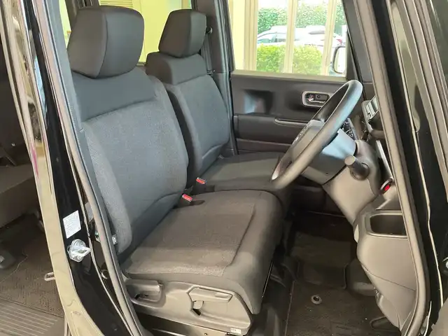 ホンダ Ｎ ＢＯＸ カスタム 埼玉県 2025(令7)年 0.1千km クリスタルブラックパール ホンダセンシング　/純正8インチメモリナビ/　　BT/フルセグ　/バックカメラ　/片側パワースライドドア /レーダークルーズコントロール/LEDオートライト /シートヒーター /純正14インチアルミホイール/電子パーキング /ステアリングスイッチ