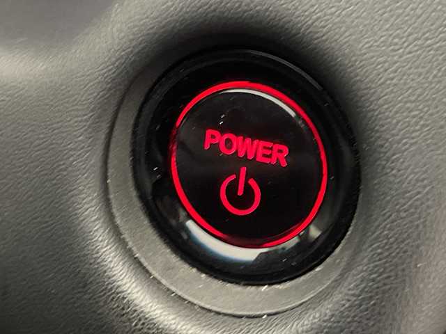 ホンダ フィット e:HEVホーム 宮崎県 2022(令4)年 2.9万km クリスタルブラックパール 禁煙車/ホンダセンシング/純正8型ナビTV/（Gathers/VXM-215VFEi/CD/DVD/Bluetooth/フルセグTV)/純正バックカメラ/純正前後ドライブレコーダー/純正OPエアロ/純正OPルーフエンドスポイラー/純正ビルトインETC/純正LEDオートライト/純正LEDフォグ/純正フロアマット/社外16インチアルミ/アダプティブクルーズコントロール/レーンディパーチャーアラート/オートマチックハイビーム/クリアランスソナー/電子パーキング/オートホールド/ウインカードアミラー/オートエアコン/ハーフレザーシート/本革巻ハンドル/スマートキー/プッシュエンジンスタート/スペアキー/新車時保証書/取扱い説明書