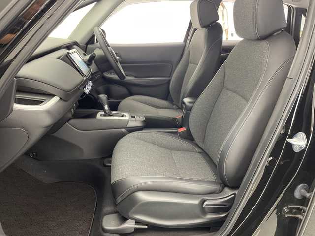 ホンダ フィット e:HEVホーム 宮崎県 2022(令4)年 2.9万km クリスタルブラックパール 禁煙車/ホンダセンシング/純正8型ナビTV/（Gathers/VXM-215VFEi/CD/DVD/Bluetooth/フルセグTV)/純正バックカメラ/純正前後ドライブレコーダー/純正OPエアロ/純正OPルーフエンドスポイラー/純正ビルトインETC/純正LEDオートライト/純正LEDフォグ/純正フロアマット/社外16インチアルミ/アダプティブクルーズコントロール/レーンディパーチャーアラート/オートマチックハイビーム/クリアランスソナー/電子パーキング/オートホールド/ウインカードアミラー/オートエアコン/ハーフレザーシート/本革巻ハンドル/スマートキー/プッシュエンジンスタート/スペアキー/新車時保証書/取扱い説明書