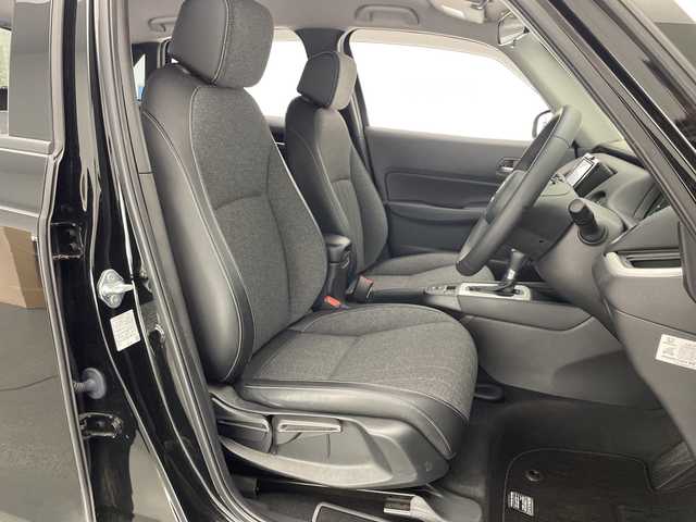 ホンダ フィット e:HEVホーム 宮崎県 2022(令4)年 2.9万km クリスタルブラックパール 禁煙車/ホンダセンシング/純正8型ナビTV/（Gathers/VXM-215VFEi/CD/DVD/Bluetooth/フルセグTV)/純正バックカメラ/純正前後ドライブレコーダー/純正OPエアロ/純正OPルーフエンドスポイラー/純正ビルトインETC/純正LEDオートライト/純正LEDフォグ/純正フロアマット/社外16インチアルミ/アダプティブクルーズコントロール/レーンディパーチャーアラート/オートマチックハイビーム/クリアランスソナー/電子パーキング/オートホールド/ウインカードアミラー/オートエアコン/ハーフレザーシート/本革巻ハンドル/スマートキー/プッシュエンジンスタート/スペアキー/新車時保証書/取扱い説明書