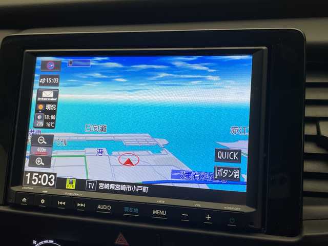 ホンダ フィット e:HEVホーム 宮崎県 2022(令4)年 2.9万km クリスタルブラックパール 禁煙車/ホンダセンシング/純正8型ナビTV/（Gathers/VXM-215VFEi/CD/DVD/Bluetooth/フルセグTV)/純正バックカメラ/純正前後ドライブレコーダー/純正OPエアロ/純正OPルーフエンドスポイラー/純正ビルトインETC/純正LEDオートライト/純正LEDフォグ/純正フロアマット/社外16インチアルミ/アダプティブクルーズコントロール/レーンディパーチャーアラート/オートマチックハイビーム/クリアランスソナー/電子パーキング/オートホールド/ウインカードアミラー/オートエアコン/ハーフレザーシート/本革巻ハンドル/スマートキー/プッシュエンジンスタート/スペアキー/新車時保証書/取扱い説明書