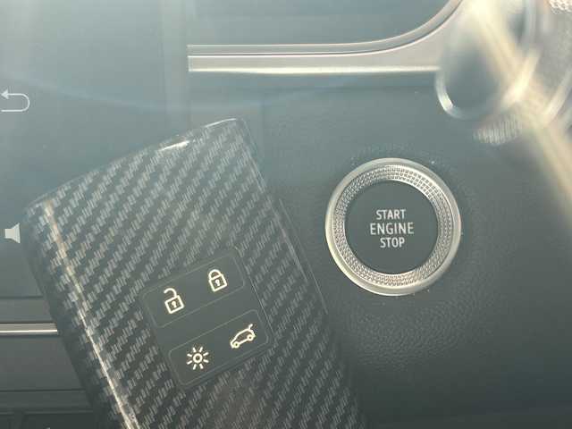 ルノー ルノー キャプチャー インテンス テックパック 愛知県 2022(令4)年 5.4万km 赤Ⅱ /カラーコード(XPA)/(ルージュフラムM+ノワールエトワールM)//ワンオーナー//純ディスプレイオーディオ/(Radio/Bluetooth/USB)/(AppleCarPlay/AndroidAuto)//黒レザーシート/(前席シートヒーター)/(D席パワーシート)//アラウンドビューカメラ//レーダークルーズコントロール//アクティブブレーキ//車間距離警告//標識認識//レーンキープアシスト//死角警告//コーナーセンサー//前後ドライブレコーダー//ＥＴＣ//パドルシフト//ステアリングヒーター//スマートキー//スペアキーx1//電動パーキングブレーキ//ＬＥＤヘッドライト