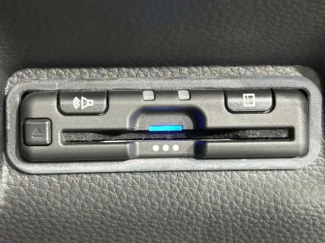 ホンダ ステップワゴン スパーダ eHEV プレミアムライン 愛知県 2022(令4)年 1.7万km トワイライトミストブラックパール 純正9インチナビ/（AM/FM/CD/DVD/USB/Bluetooth/フルセグTV）/両側電動スライドドア/ホンダセンシング/・レーダークルーズコントロール/・レーンキープアシスト/・ブラインドスポットモニター/・パーキングセンサー/・衝突軽減ブレーキ/・標識認識機能/アラウンドビューモニター/LEDヘッドライト/1列目・2列目シートヒーター/ETC/バックカメラ/ドライブレコーダー/ブラインドスポットモニター/電動リアゲート/プッシュスタート/コーナーセンサー/パドルシフト/2列目オットマン/スマートキー/ミュージックサーバー/ミュージックプレイヤー接続/オートライト