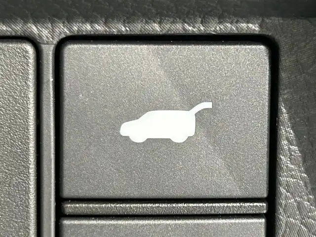 ホンダ ステップワゴン スパーダ eHEV プレミアムライン 愛知県 2022(令4)年 1.7万km トワイライトミストブラックパール 純正9インチナビ/（AM/FM/CD/DVD/USB/Bluetooth/フルセグTV）/両側電動スライドドア/ホンダセンシング/・レーダークルーズコントロール/・レーンキープアシスト/・ブラインドスポットモニター/・パーキングセンサー/・衝突軽減ブレーキ/・標識認識機能/アラウンドビューモニター/LEDヘッドライト/1列目・2列目シートヒーター/ETC/バックカメラ/ドライブレコーダー/ブラインドスポットモニター/電動リアゲート/プッシュスタート/コーナーセンサー/パドルシフト/2列目オットマン/スマートキー/ミュージックサーバー/ミュージックプレイヤー接続/オートライト