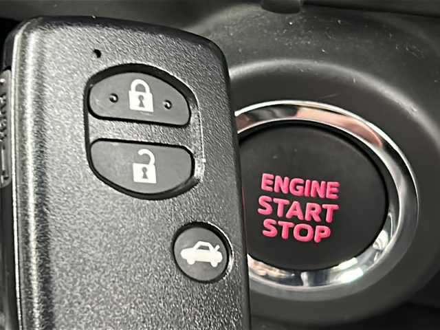 トヨタ ８６ GT リミテッド 愛知県 2012(平24)年 5.9万km レッドマイカM/グレーM 禁煙車/6速MT/純正7インチナビ/（AM/FM/CD/DVD/Bluetooth/フルセグTV）/バックカメラ/シートヒーター/ETC/スマートキー/プッシュスタート/純正フロアマット/純正アルミホイール/横滑り防止装置